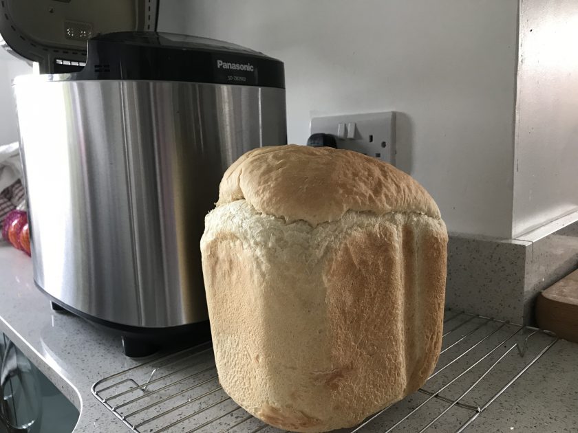 Easy White Bread - Using Bread Maker - YumFest